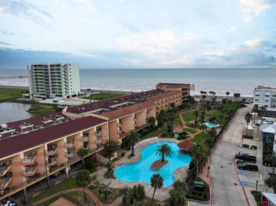 Baca Beach Escape I - 3 Pools - Pet Friendly ガルベストン エクステリア 写真